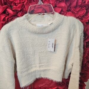 Sugar & Jade NWT Girls Cream Fuzzy Super Soft  Cropped Sweater Size Small (8)